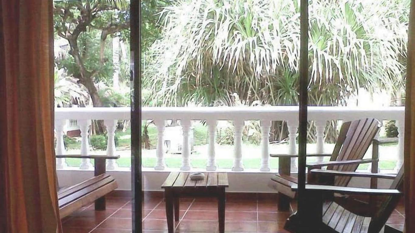 Tambora Beach Suites