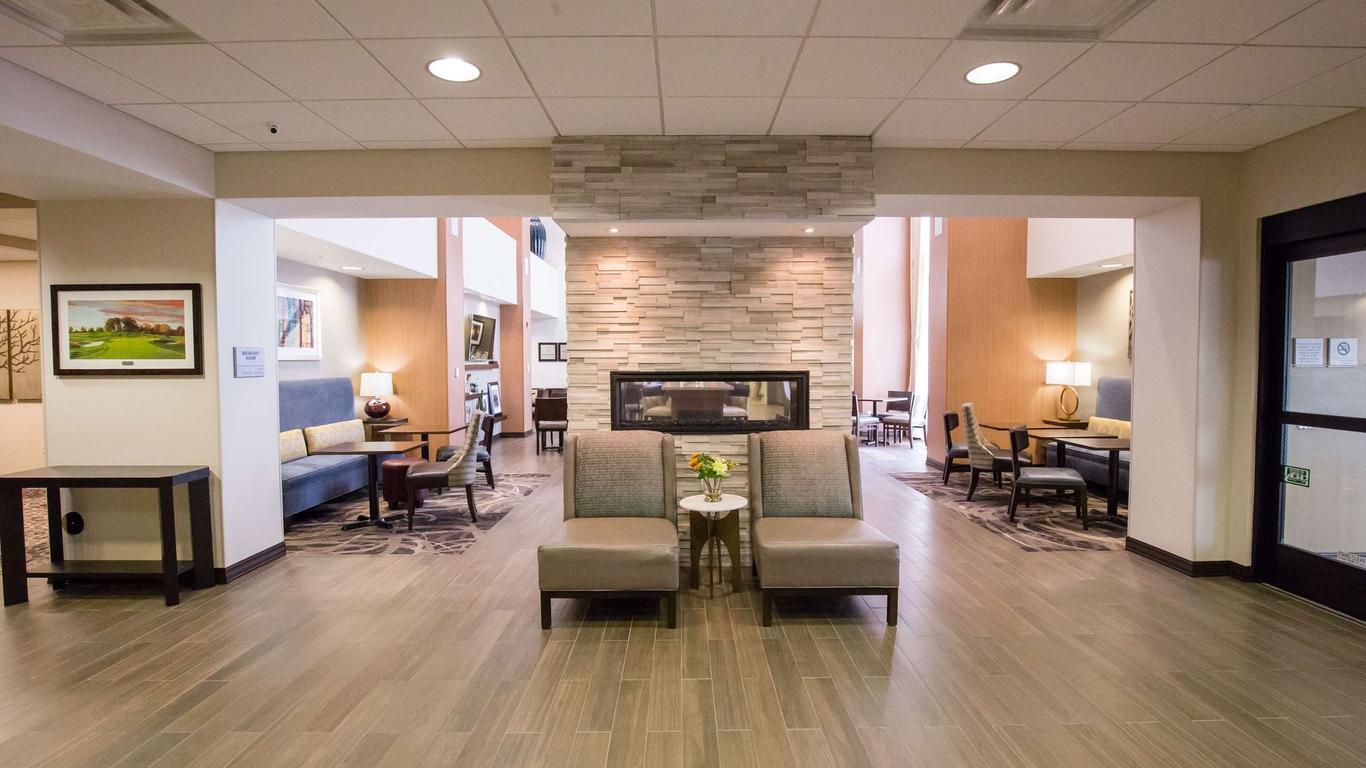 Hampton Inn & Suites Pittsburgh/Harmarville