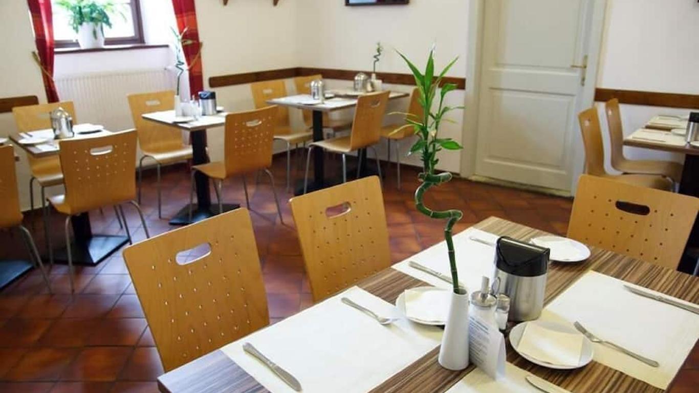 Adalbert Ecohotel