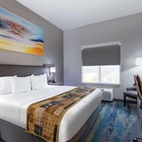 La Quinta Inn & Suites by Wyndham Tampa Central