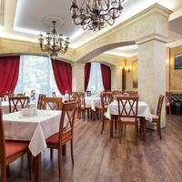 Aleksandrovskiy Hotel