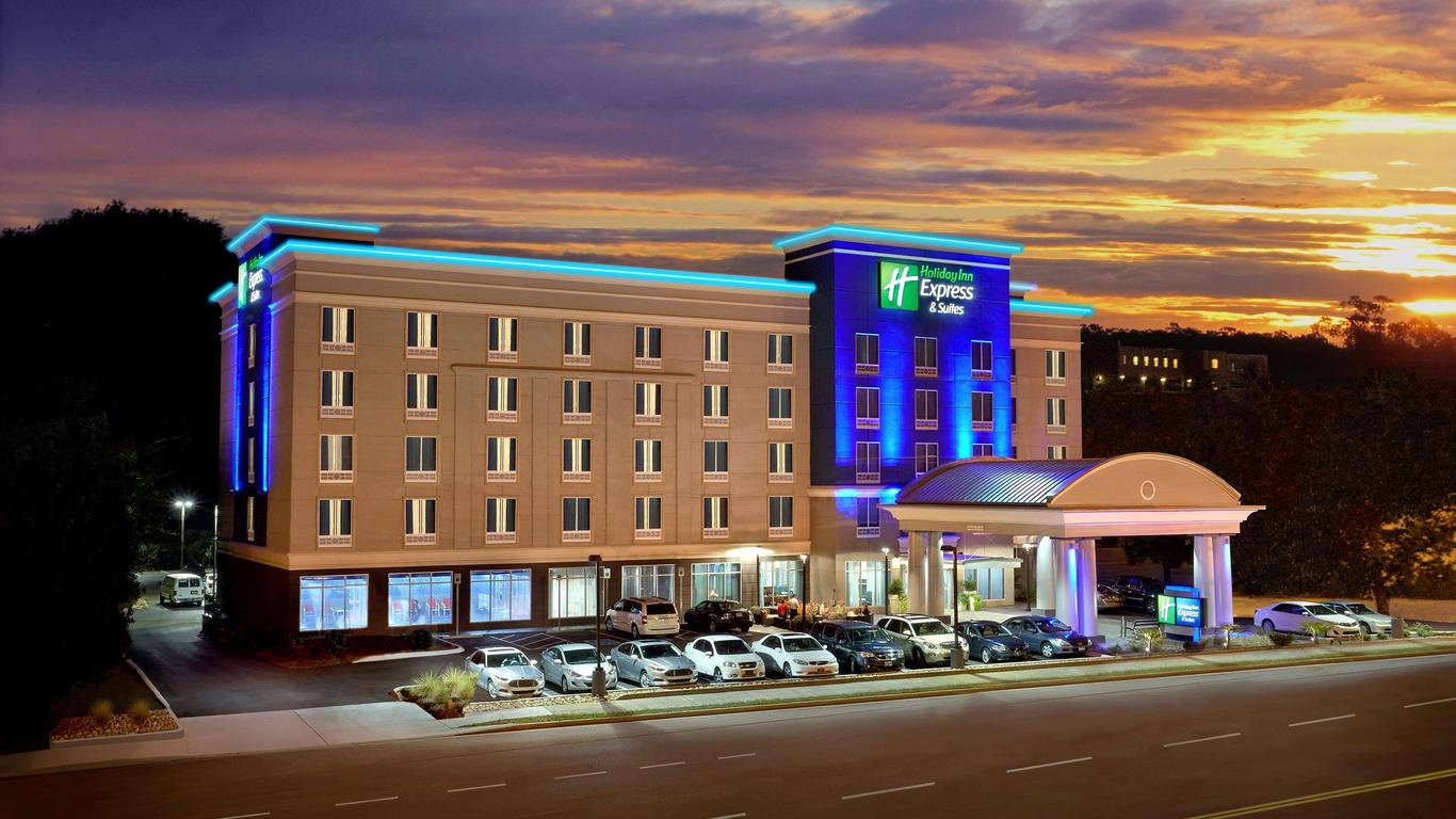 Holiday Inn Express & Suites Knoxville West - Papermill Dr
