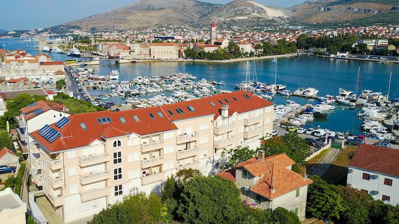 Hotel Trogir Palace