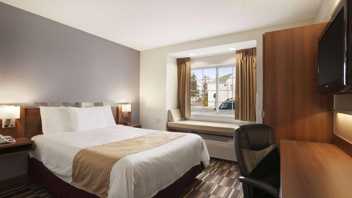 Microtel Inn by Wyndham Albany Airport
