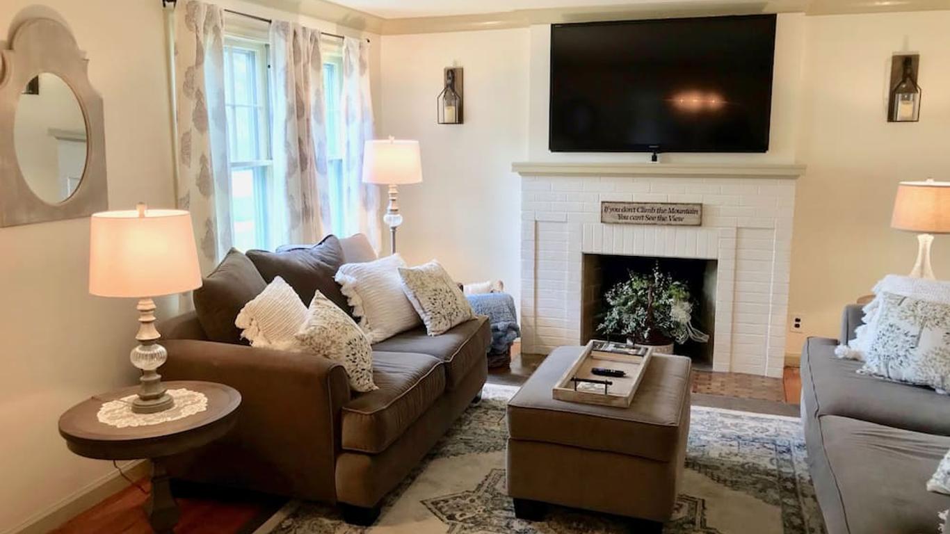 The Little Italy of Niagara Falls Bed & Breakfast